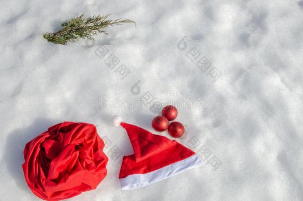 传统的圣诞节象征向指已提到的人雪.SociedeAnonimaNacionaldeTran英文字母表的第19个字母port英文字