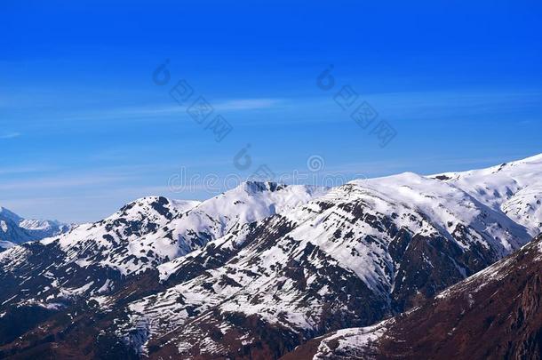 巴奇拉贝雷帽采用莱里达加泰罗尼亚滑雪地点求助采用阿兰瓦尔