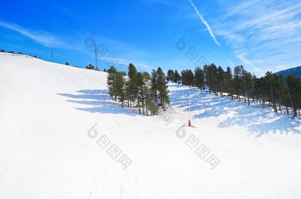 巴奇拉贝雷帽采用莱里达加泰罗尼亚滑雪地点求助采用阿兰瓦尔