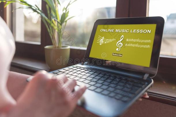 在线的音乐教训观念向一l一ptop屏幕