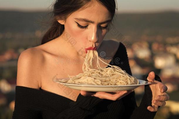 食谱关于传统的意大利人食物.食谱关于面团采用手关于