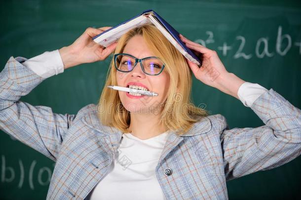 为什么教师离开从落下恶心的和强调.学校<strong>每日</strong>的常规.茶水