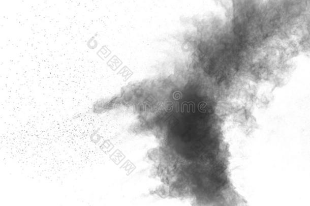 黑的粉爆炸反对白色的背景.