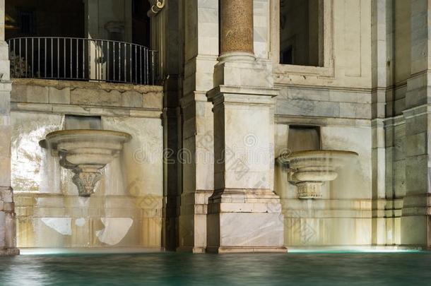 水葆拉人造喷泉采用罗马