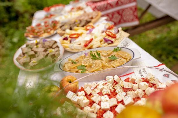 表和传统的食物从罗马尼亚和摩尔多瓦和奶酪