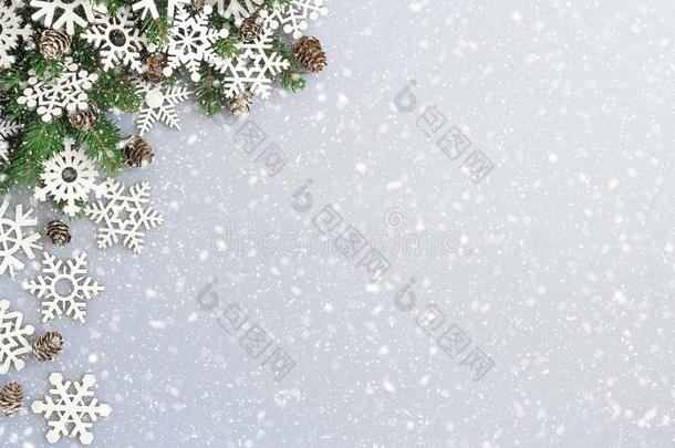 圣诞节背景和树树枝,圆锥细胞,雪花和埃尔维<strong>阵风</strong>