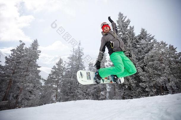 适合雪山飞魂用于跳跃的和滑雪板向滑雪地形