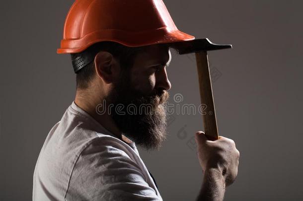 <strong>建设者</strong>采用头盔,铁锤,受雇做杂事的人,<strong>建设者</strong>采用建筑工人.胡须