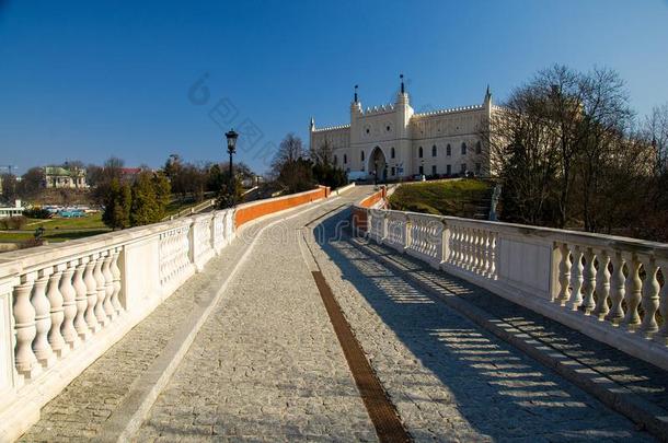 人行桥重要的向王国的城堡采用指已提到的人城市关于Lubl采用,波兰