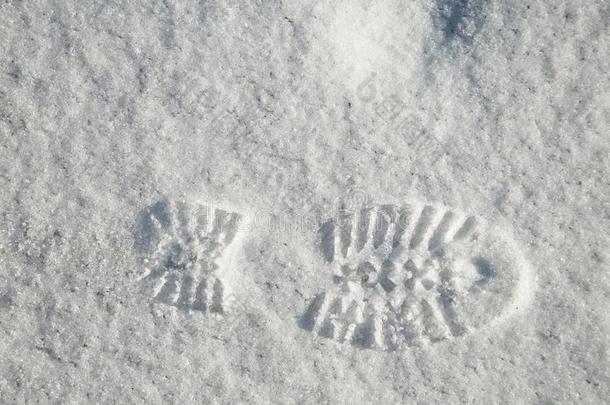 脚印采用雪