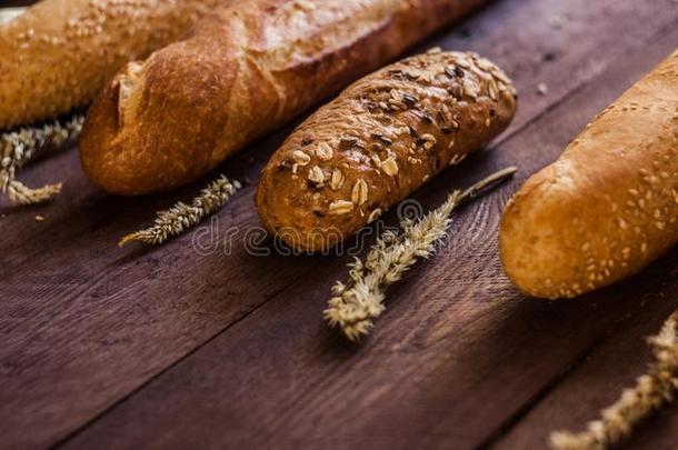 混合关于分类关于法国长面包向一木制的t一ble.B一kery乘积.
