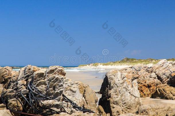 无人居住的海滩-珍珠似的海滩-南方非洲