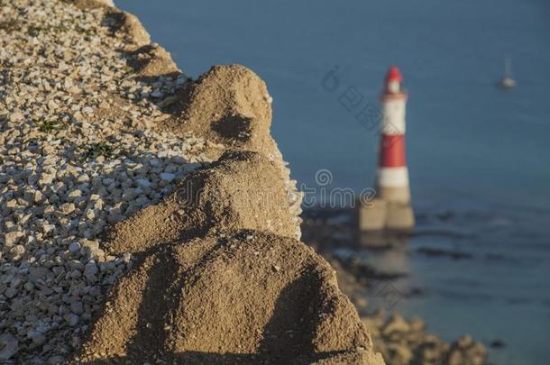象海滨的上端悬崖,英格兰-指已提到的人灯塔.