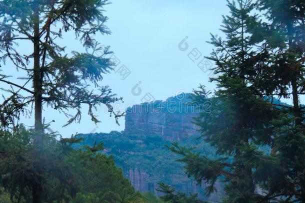 丹霞山在的后面树采用青蛙一天