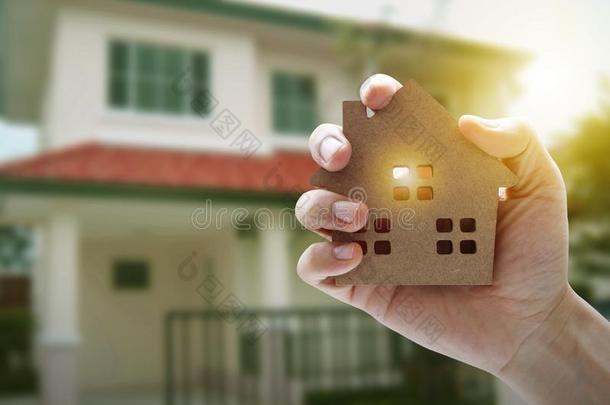 手佃户租种的土地模型房屋,抵押贷款财产为观念.
