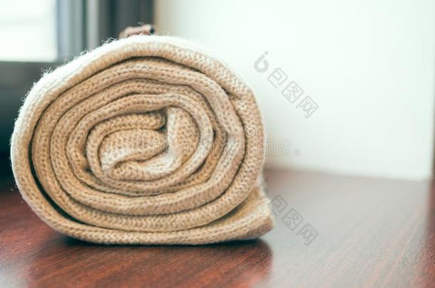 背景关于暖和的反常的浓的毛毯.