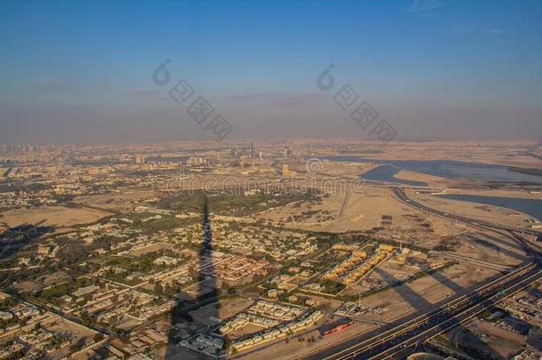 迪拜地平线同样地空气的看法