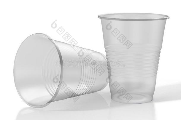 两个透明的塑料制品杯子.