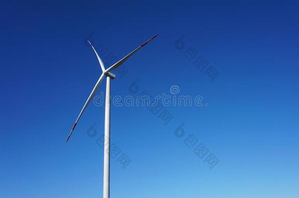 economy经济动力,风涡轮机和蓝色天.风涡轮机为<strong>备选方案</strong>