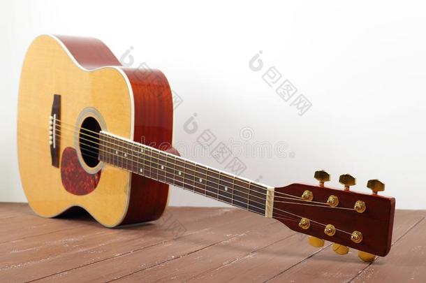 音乐的仪器-典型的听觉的吉他木材和白色的背