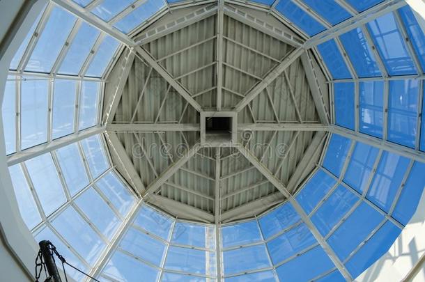 弧形的天窗玻璃屋顶或天花板关于圆屋顶和几何学的structure结构