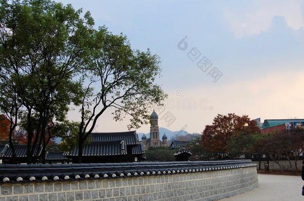 传统的朝鲜人建筑物和墙和一c一tholicchrist一n