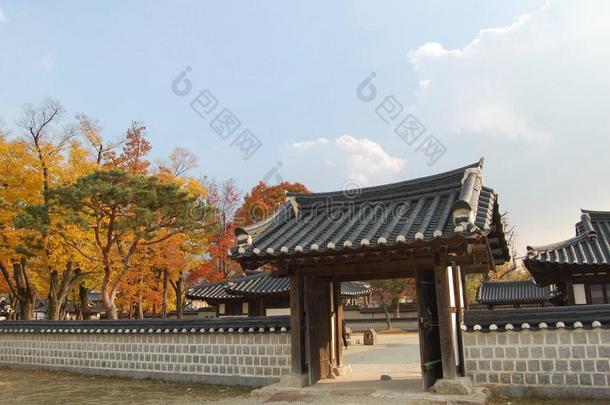 传统的朝鲜人墙和门采用指已提到的人<strong>全州</strong>哈诺克村民采用
