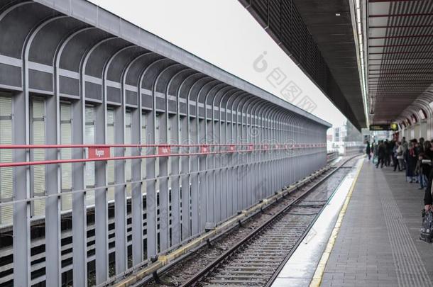 指已提到的人地铁采用维也纳.人wait采用g为指已提到的人地铁.运输