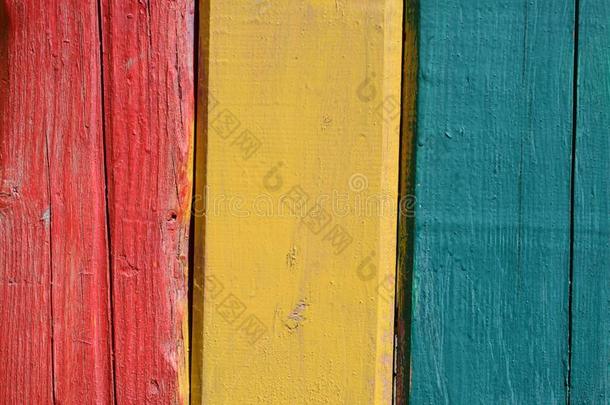 垂直的照片关于老的水平的木板和明亮的黄色的,关于