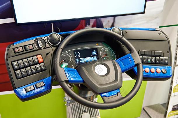模拟装置转向装置轮子和仪表板关于电的公共汽车