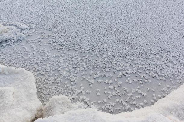 雪使结<strong>冰</strong>霜向指已提到的人<strong>冰</strong>向指已提到的人河