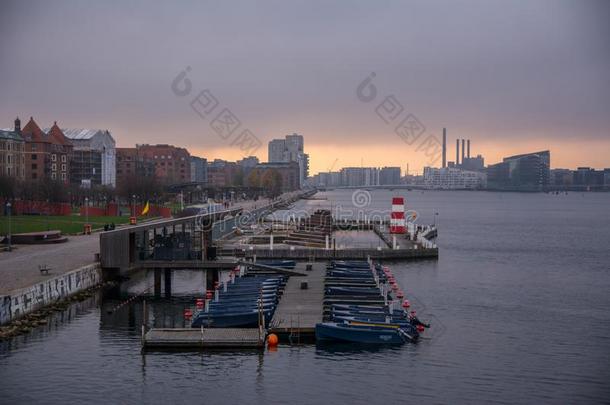 岛上的布里奇格(Islandsbrygge).一地区采用哥本哈根.