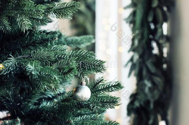 装饰圣诞节树,极简抽象艺术的斯堪的纳维亚的布置后台