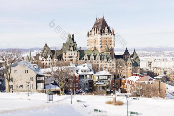 美丽的在历史上重要的城堡弗兰特纳克采用魁北克城市