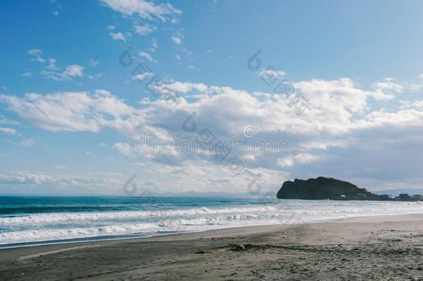 海滩和洋和蓝色天在斗篷奇库尤北海道