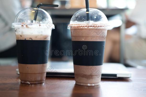 塑料制品拿离开杯子关于冰冷的c关于fee摩卡咖啡和冰冷的巧克力向