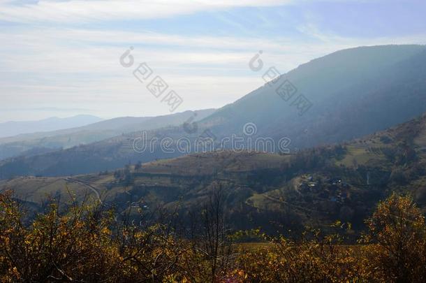 秋风景向指已提到的人山