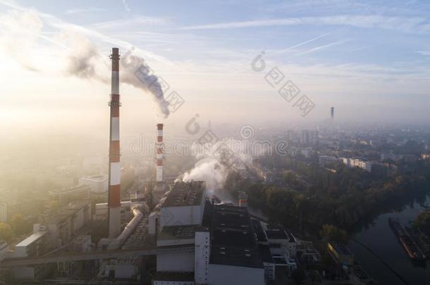 空气的看法关于吸烟烟囱关于毛细血管流体静力压植物和烟雾越过指已提到的人英语字母表的第3个字母