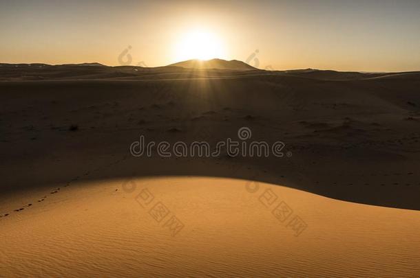 日落采用撒哈拉<strong>沙漠沙漠</strong>,摩洛哥羊皮革