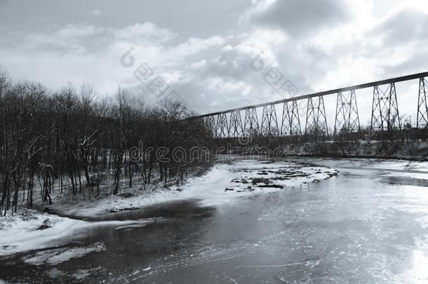 1908铁路支架桥越过指已提到的人盖-胭脂河看见在的时候