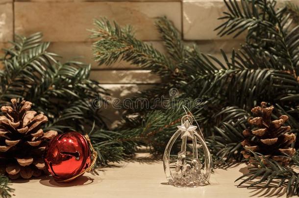 玻璃圣诞节装饰和num.一<strong>红色</strong>的钟