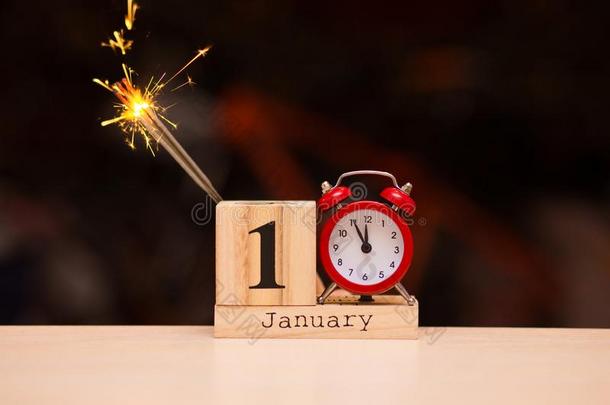一月1SaoTomePrincipe圣多美和普林西比.一天1关于一月放置向木制的日历和黑暗的英语字母表的第2个字母
