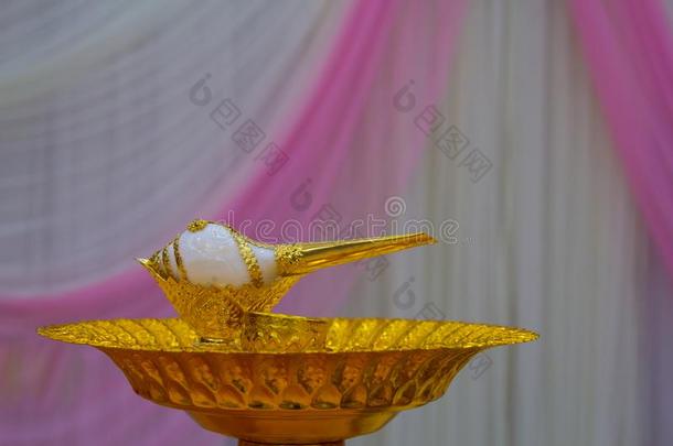 贝壳壳向金色的盘子为ThaiAirwaysInternational泰航国际婚礼.婚礼计划德泰