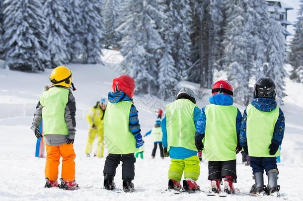 滑雪学校为小孩向polyg向
