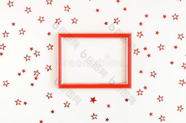圣诞节背景从红色的圣诞节装饰向白色的帐单