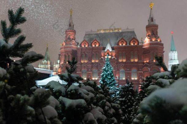 圣诞节夜照明采用莫斯科