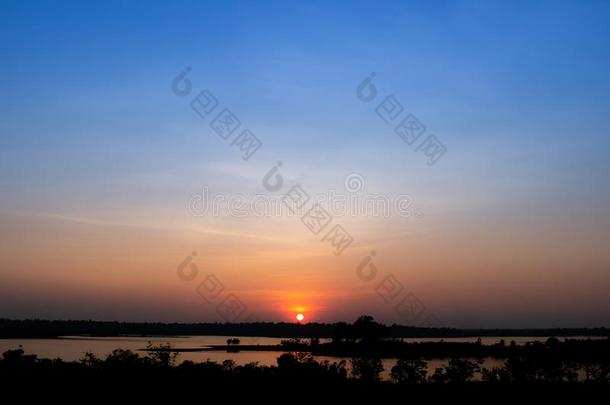 日落在指已提到的人湄公河河