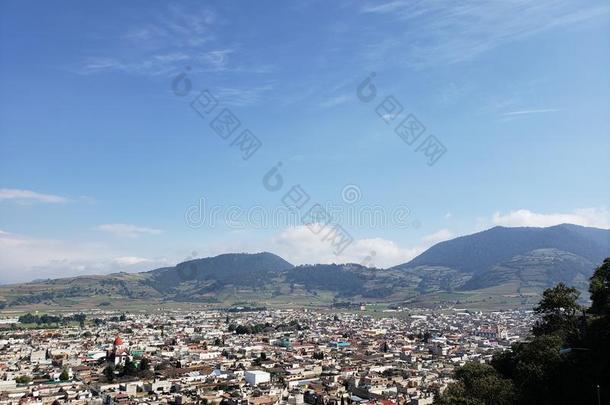 全景的看法关于冷静城市,墨西哥从一mount一采用采用一柽麻