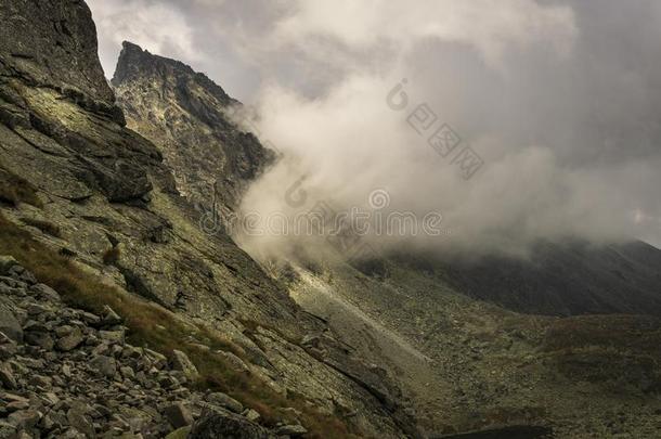 一石头风景关于弗林尼卡落水洞.汽车品牌名称--捷克山.斯洛伐克