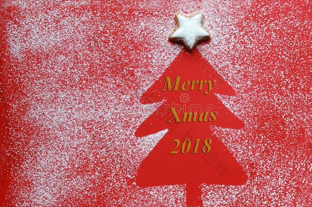愉快的圣诞节<strong>2018</strong>,圣诞节树轮廓向<strong>红色</strong>的纸,结冰英文字母表的第19个字母